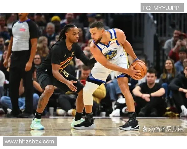 骑士与勇士常规赛对决精彩回顾及赛季展望分析